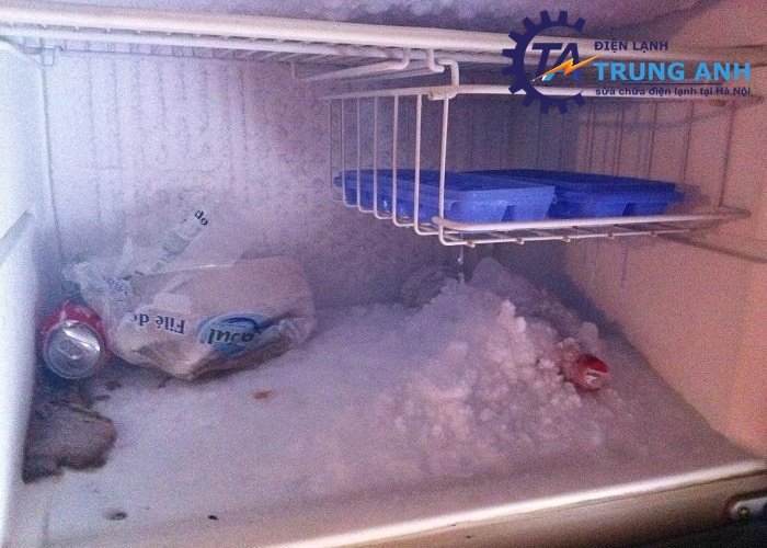 Tủ lạnh bị đóng tuyết ở ngăn lạnh